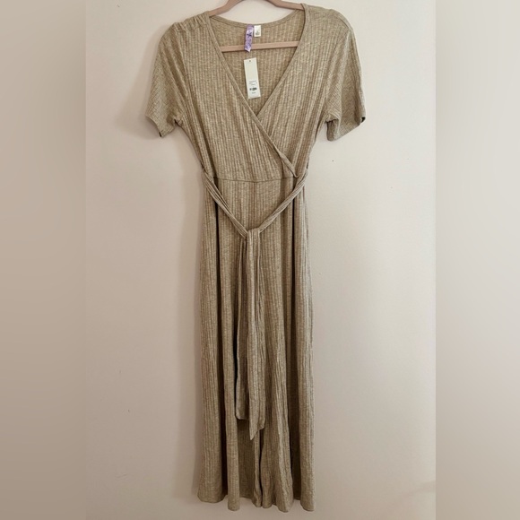 Francesca's Collections Pants - NWT Francesca’s Heather Oat Ribbed Wrap Jumpsuit Size L